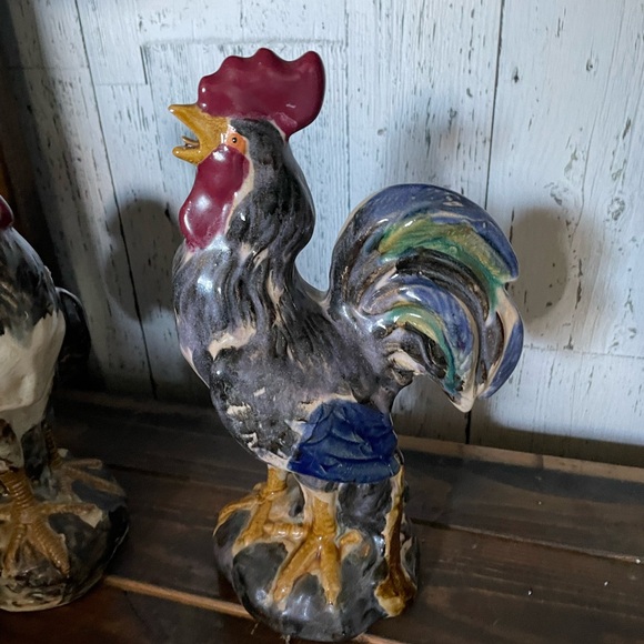 Vintage Hand Painted Italian Majolica Rooster, Circa 1950' - Picture 2 of 4